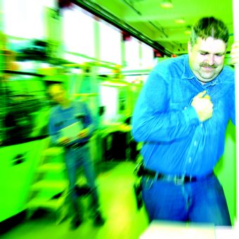 Heartstart_HS1_Action